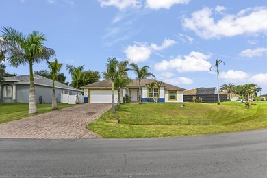 Welcome to this beautiful Port St. Lucie 4 bedrooms and 2 - photo 1