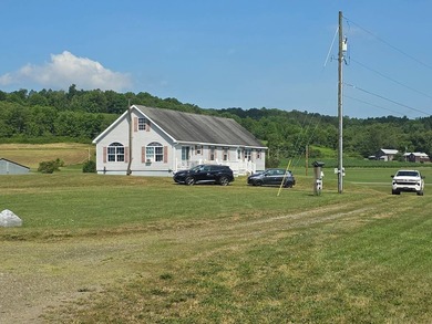 This well maintained home and horse farm has everything one - photo 4