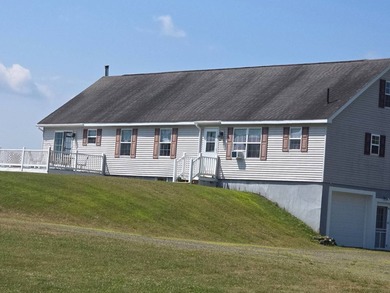 This well maintained home and horse farm has everything one - photo 5