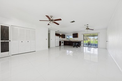 Welcome to this spacious 3 bed and 3 bath home with 2 ensuites - photo 3
