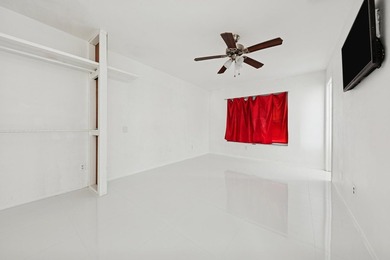 Welcome to this spacious 3 bed and 3 bath home with 2 ensuites - photo 9