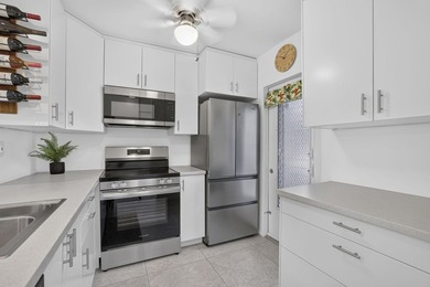 Beautifully updated 2-bedroom, 2-bath first-floor corner unit in - photo 3