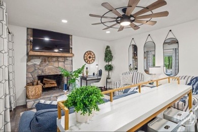 Lake Sinclair living at its best. This fully renovated 3 bedroom - photo 7