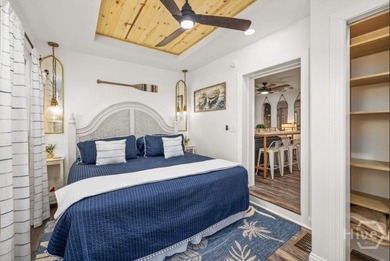 Lake Sinclair living at its best. This fully renovated 3 bedroom - photo 9