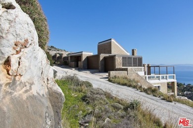 (private lake, pond, creek) Home For Sale in  California