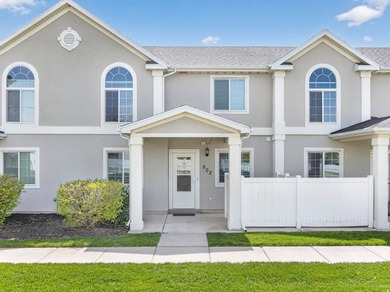 This home is so light and bright! Welcome to 802 Sugar Maple Ct - photo 10