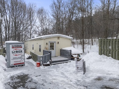 Charming cottage-style single-wide home conveniently located in - photo 3