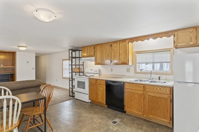 Charming cottage-style single-wide home conveniently located in - photo 10