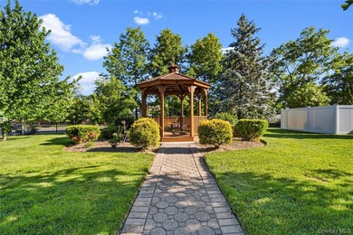 From the moment you arrive at The Woodlands at Islip, you'll - photo 20