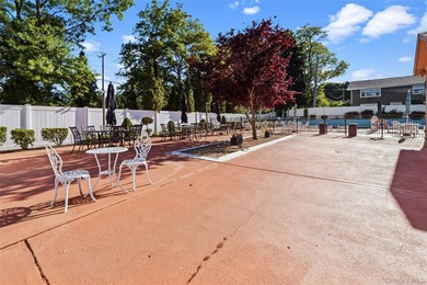 From the moment you arrive at The Woodlands at Islip, you'll - photo 21