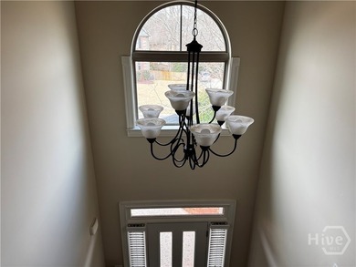 Discover Elegance & Space at 1938 Orchard Drive Welcome to this - photo 8