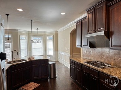 Discover Elegance & Space at 1938 Orchard Drive Welcome to this - photo 10