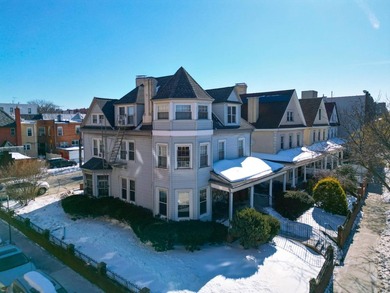 Rare offering on prestigious Ridge Boulevard. This corner - photo 4