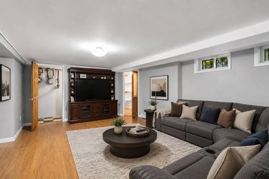 Rare offering on prestigious Ridge Boulevard. This corner - photo 5