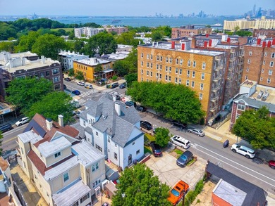 Rare offering on prestigious Ridge Boulevard. This corner - photo 6