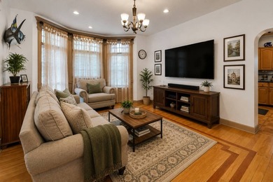 Rare offering on prestigious Ridge Boulevard. This corner - photo 9
