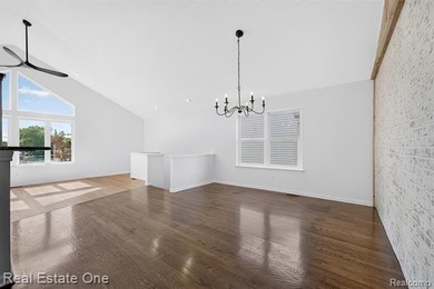 Charming 3-bedroom, 2-bath home in Gibraltar's highly - photo 6