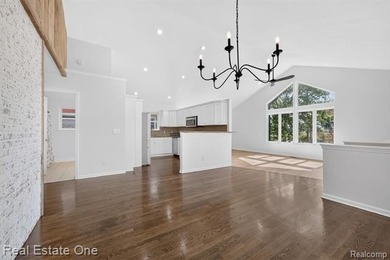 Charming 3-bedroom, 2-bath home in Gibraltar's highly - photo 7