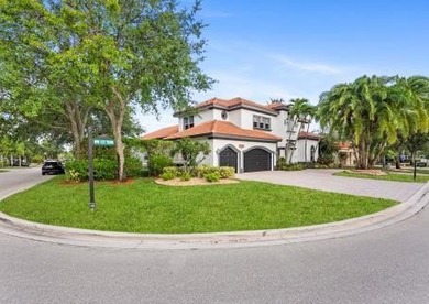 Welcome to this stunning courtyard home with 1/1 separate guest - photo 4
