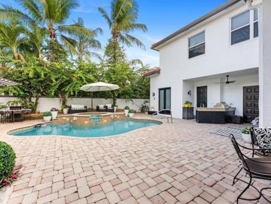 Welcome to this stunning courtyard home with 1/1 separate guest - photo 10