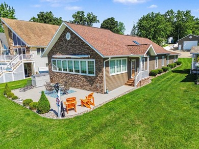 This home is absolutely turn-key, stunning, and has quality - photo 1
