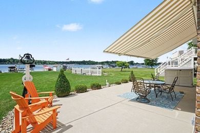 This home is absolutely turn-key, stunning, and has quality - photo 3