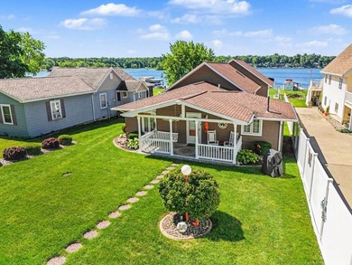 This home is absolutely turn-key, stunning, and has quality - photo 5