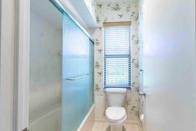 Spectacular 3 bedroom, 2 bath second floor condo WITH DETACHED - photo 16