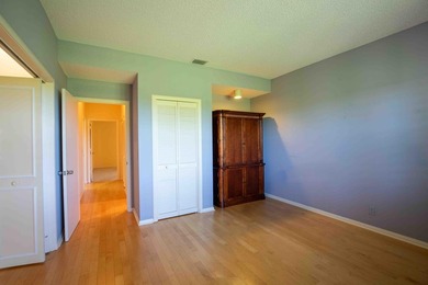 Spectacular 3 bedroom, 2 bath second floor condo WITH DETACHED - photo 20