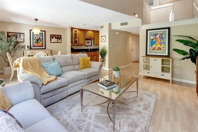 Located just 10 minutes from the iconic Laguna Beach, this - photo 4