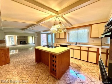 Seller is contributing $10,000 towards closing costs. Welcome - photo 4