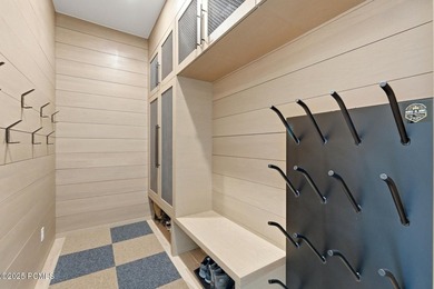 This six-bedroom residence features an open, thoughtfully - photo 11