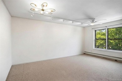 Welcome to 46 Terrace Circle 3F, a bright, top-floor (3rd floor - photo 2
