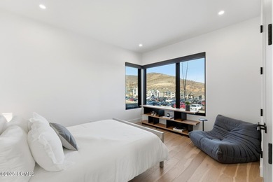 This six-bedroom residence features an open, thoughtfully - photo 12