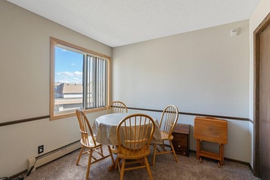 2 bedroom, 2 bathroom condo located in Crystal! When you walk in - photo 13