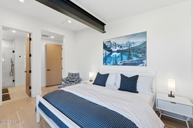 This six-bedroom residence features an open, thoughtfully - photo 25