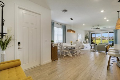 Better than new! CHARMING VILLA on a LAKE FRONT LOT in the - photo 9