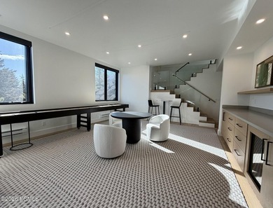 This six-bedroom residence features an open, thoughtfully - photo 33