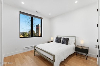 This six-bedroom residence features an open, thoughtfully - photo 37