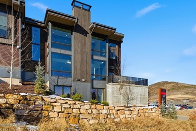 This six-bedroom residence features an open, thoughtfully - photo 43