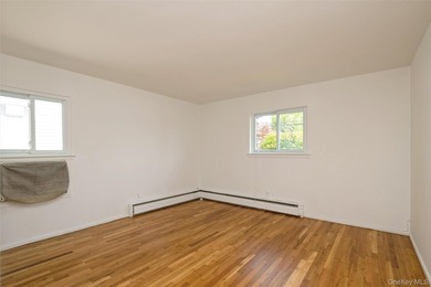 Welcome to this well-maintained three bedroom, one- and one-half - photo 11