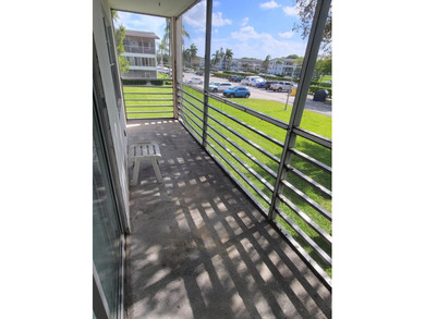 MOVE-IN READY 2BR/1.5BA condo with CENTRAL AIR. Can be rented - photo 14