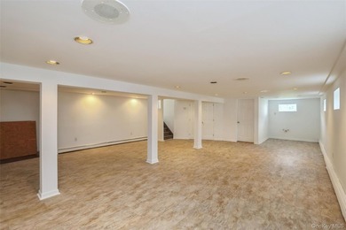 Welcome to this well-maintained three bedroom, one- and one-half - photo 17
