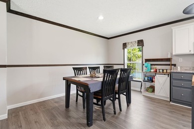 Beautiful 2022 model Fleetwood Inspiration 4 bedroom 2 bath - photo 18