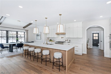 A distinguished showcase of architecture and craftsmanship, this - photo 18