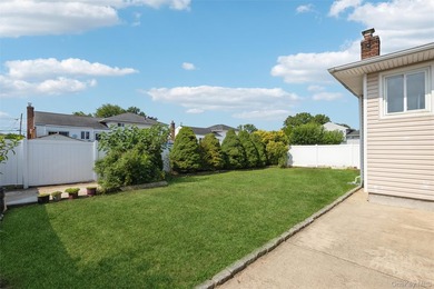 Welcome to this well-maintained three bedroom, one- and one-half - photo 19