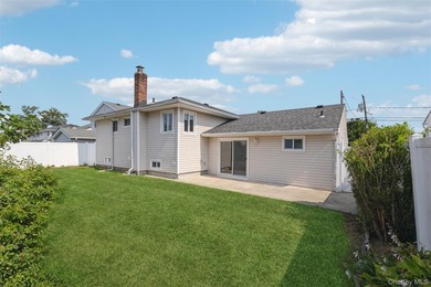 Welcome to this well-maintained three bedroom, one- and one-half - photo 21
