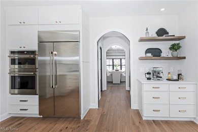 A distinguished showcase of architecture and craftsmanship, this - photo 24