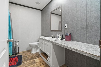 Beautiful 2022 model Fleetwood Inspiration 4 bedroom 2 bath - photo 29