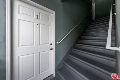 A rare and remarkable opportunity to own a fully vacant - photo 3